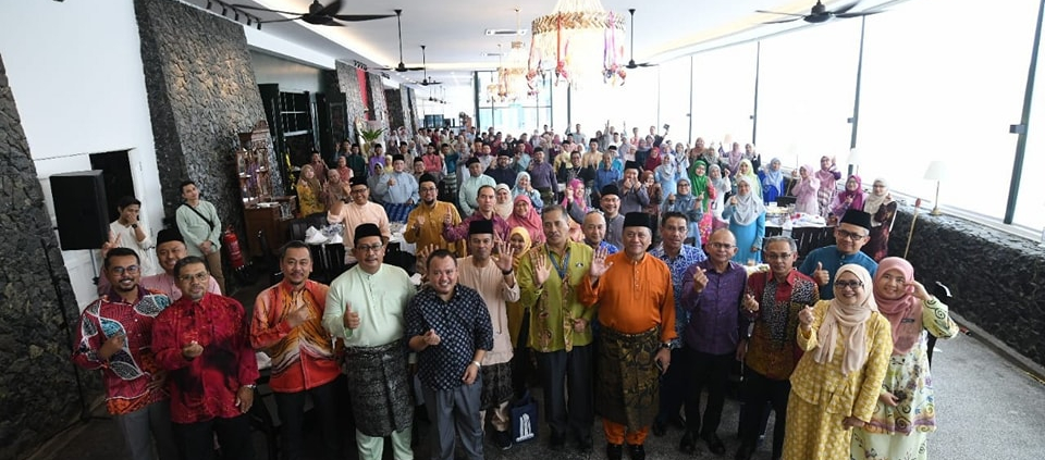 KAKITANGAN KEDA TERIMA WATIKAH PELANTIKAN PEGAWAI BARISAN HADAPAN KKDW 2024