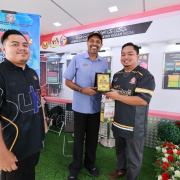 KETUA SETIAUSAHA KEMENTERIAN BELIA DAN SUKAN MELAWAT LORI PAMERAN KEDA