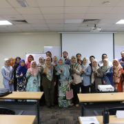 KURSUS PENULISAN LAPORAN TAHUNAN KKDW