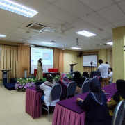 PEJABAT KEDA ZON 8 ANJUR KURSUS ASAS TIKTOK CONTENT CREATOR