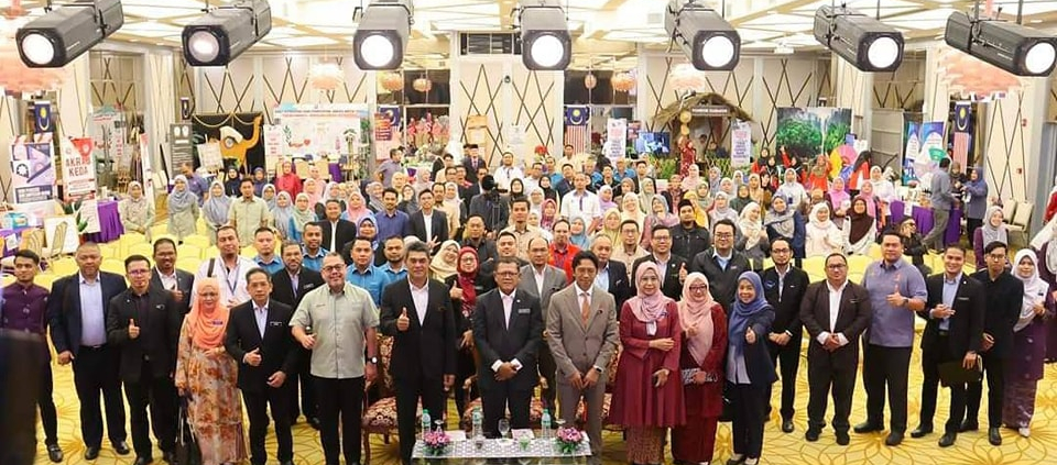 KEDA RAIH ANUGERAH MENTOR MENTEE TERBAIK SEMPENA HARI PSIKOLOGI DAN SIMPOSIUM AKRAB KKDW