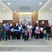 11 KELUARGA MENERIMA RUMAH PPRS DI DESA KEDA DAERAH PENDANG DAN POKOK SENA